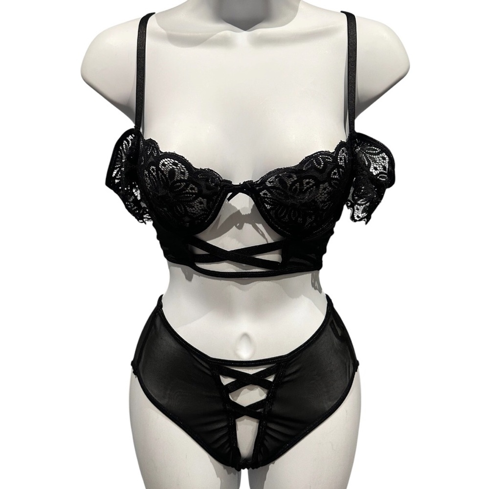 Yandy 2 Piece Set Sheer Panty and Off Shoulder Bra Black Lace Size Medium